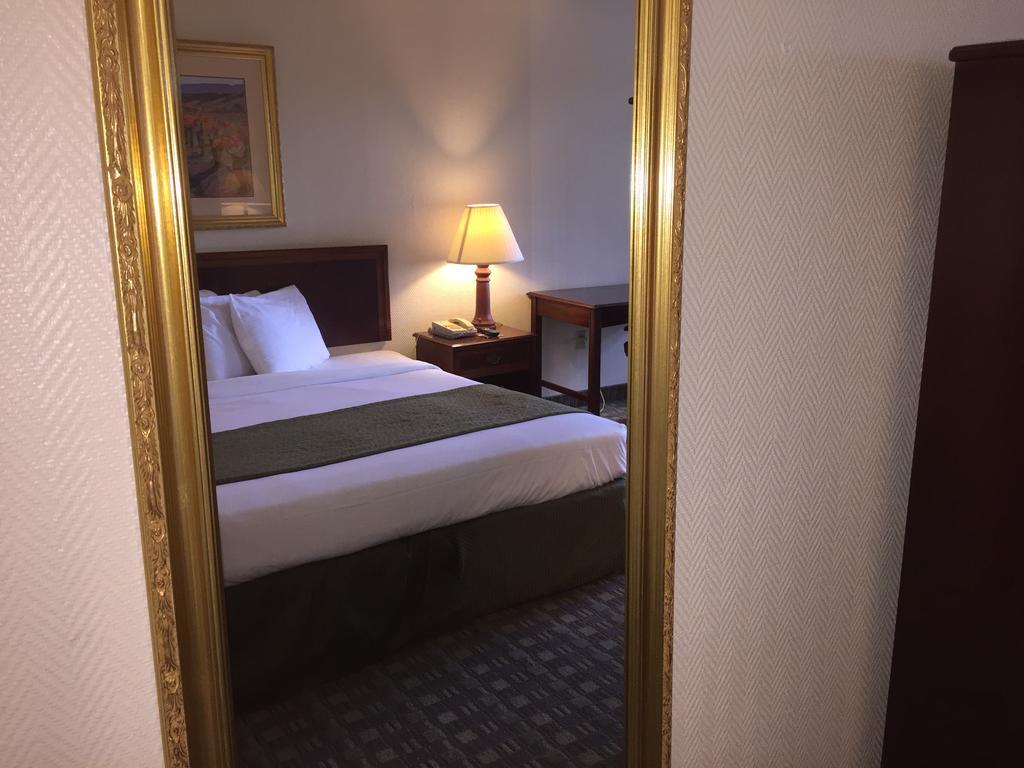 Sawgrass Inn & Conference Center 普兰塔寻 外观 照片