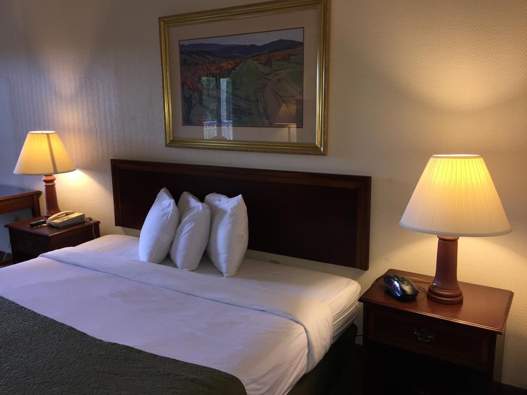 Sawgrass Inn & Conference Center 普兰塔寻 外观 照片
