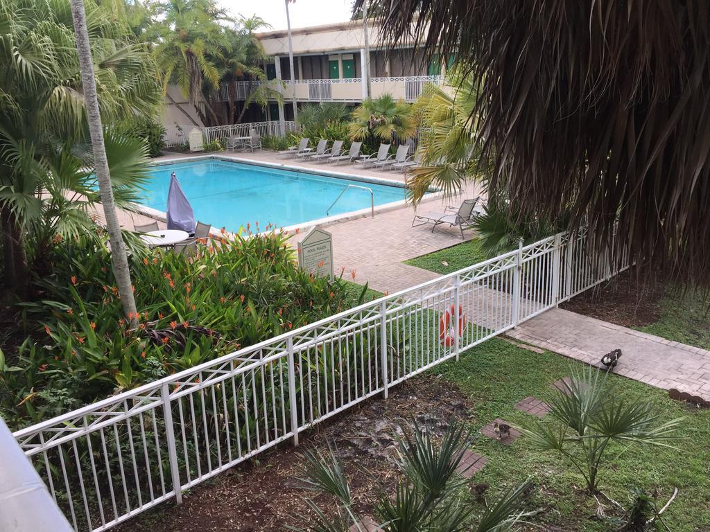 Sawgrass Inn & Conference Center 普兰塔寻 外观 照片