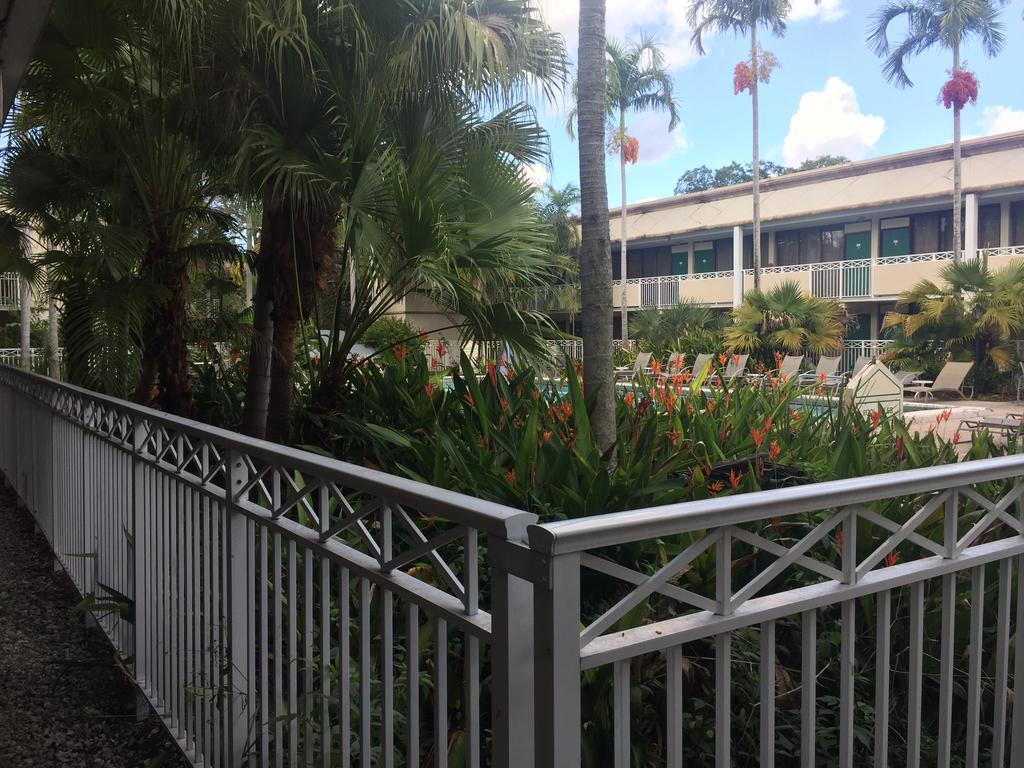 Sawgrass Inn & Conference Center 普兰塔寻 外观 照片