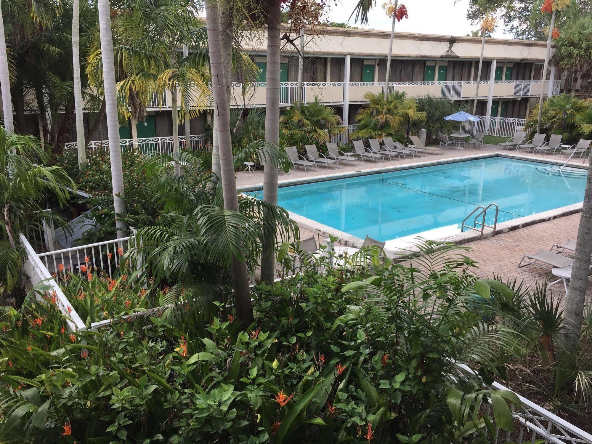 Sawgrass Inn & Conference Center 普兰塔寻 外观 照片